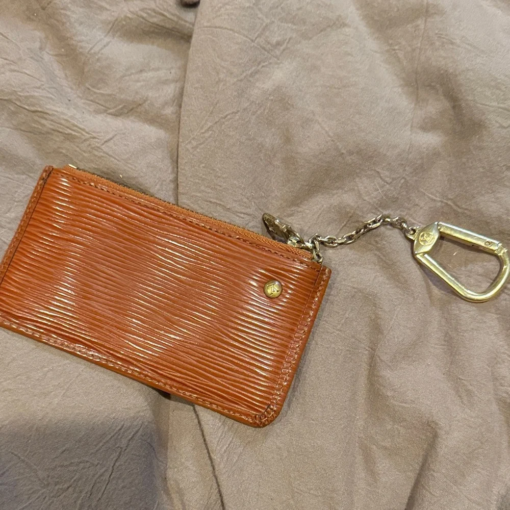 Authentic Camel Brown LV Epi Key Ring Pouch EUC - Picture 2 of 5